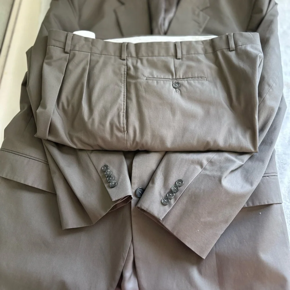 JoS. A. Bank Suit  jacket and pants 44/32